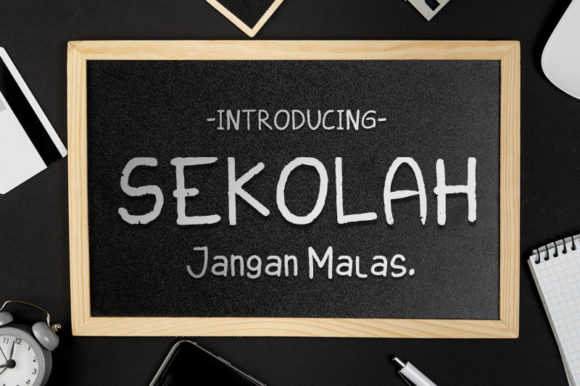 Bringing Handmade Designs to Life with the Sekolah Font